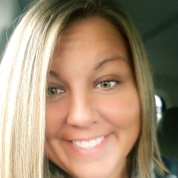 Meet your Posher, Jessica - Picture 1 of 1